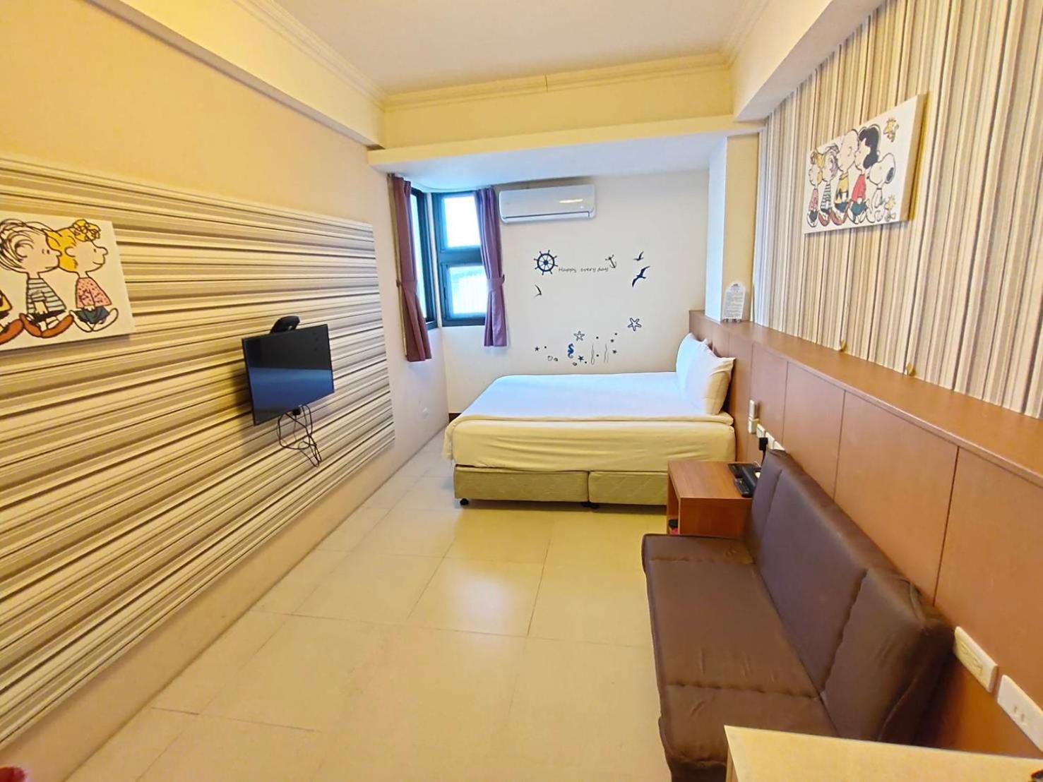 Fuga Royal Hall Homestay Hualien stad Exteriör bild
