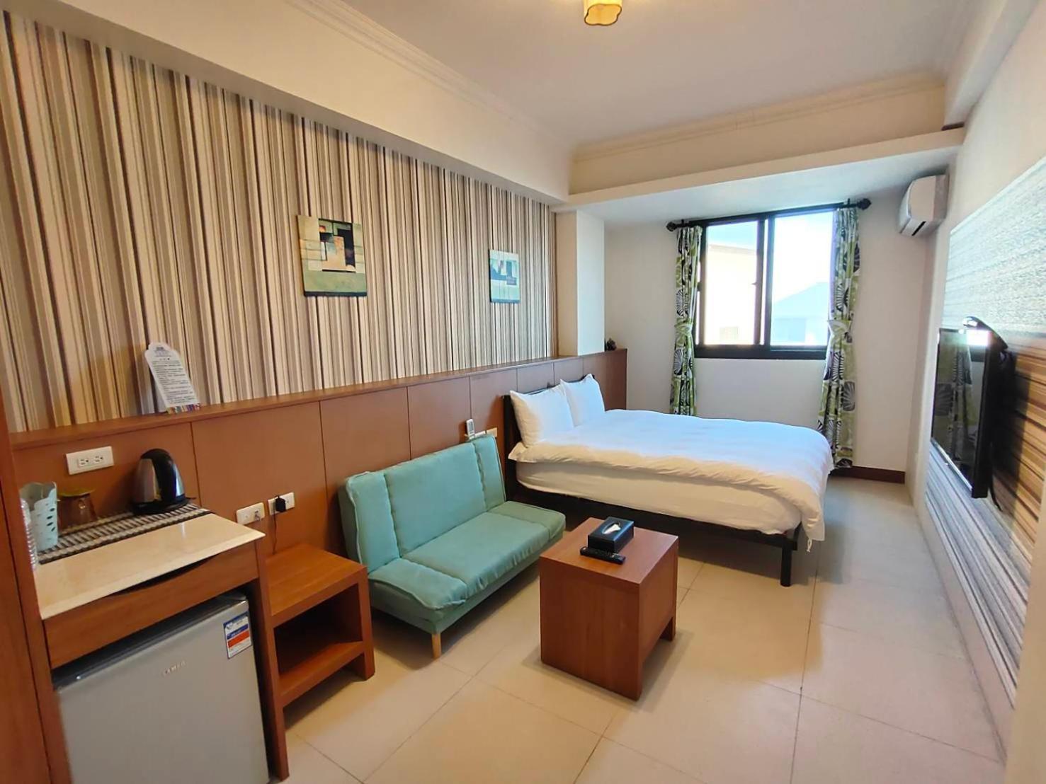 Fuga Royal Hall Homestay Hualien stad Exteriör bild
